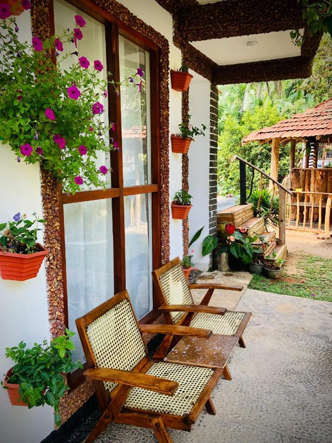Gypsy Garden Guesthouse & Homestay Kosgoda Exterior photo